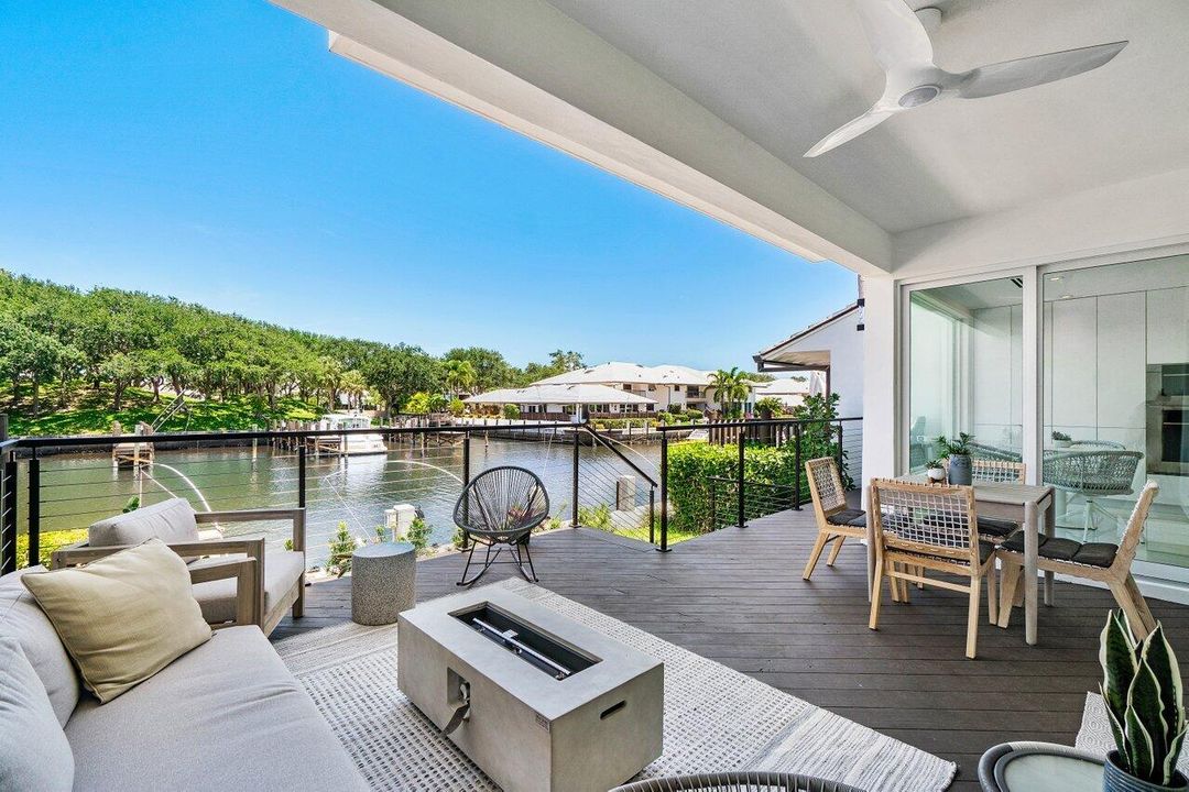 出租: $20,000 (4 贝兹, 4 浴室, 2949 平方英尺)