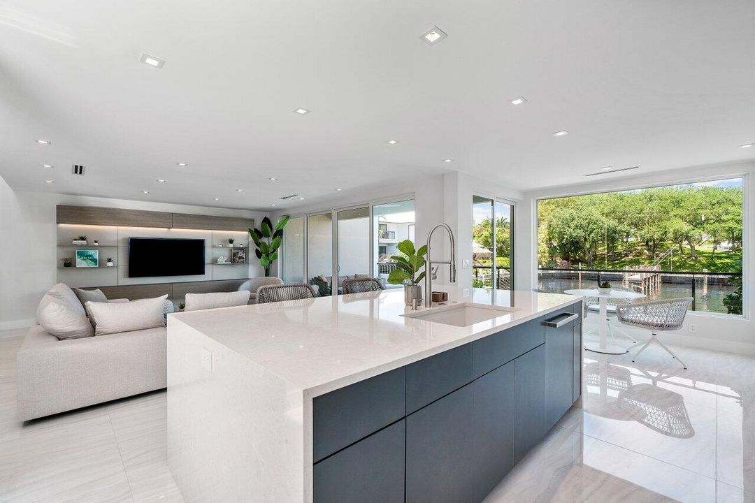 出租: $20,000 (4 贝兹, 4 浴室, 2949 平方英尺)