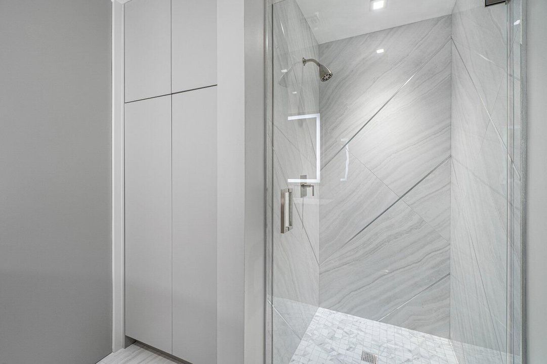 出租: $20,000 (4 贝兹, 4 浴室, 2949 平方英尺)