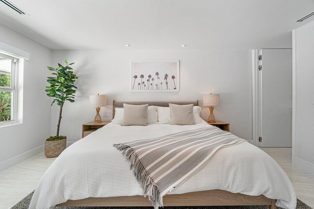 出租: $20,000 (4 贝兹, 4 浴室, 2949 平方英尺)