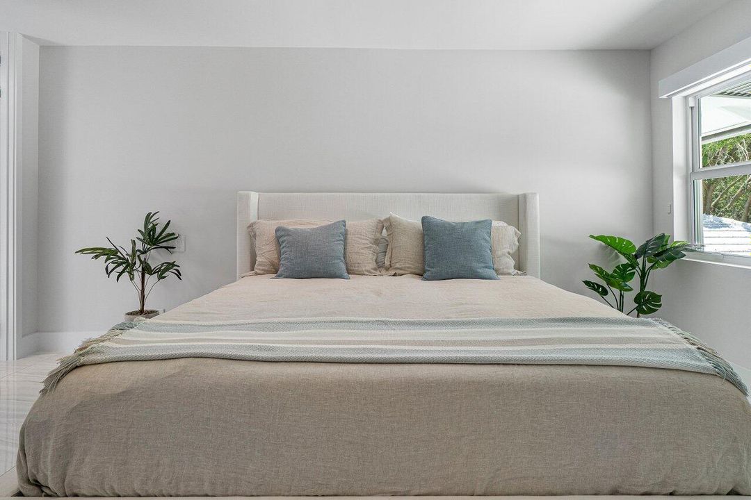 出租: $20,000 (4 贝兹, 4 浴室, 2949 平方英尺)