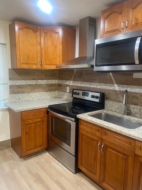 出租: $1,600 (2 贝兹, 1 浴室, 868 平方英尺)