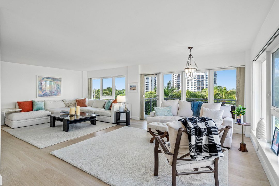 合同活跃: $10,300 (2 贝兹, 2 浴室, 1808 平方英尺)