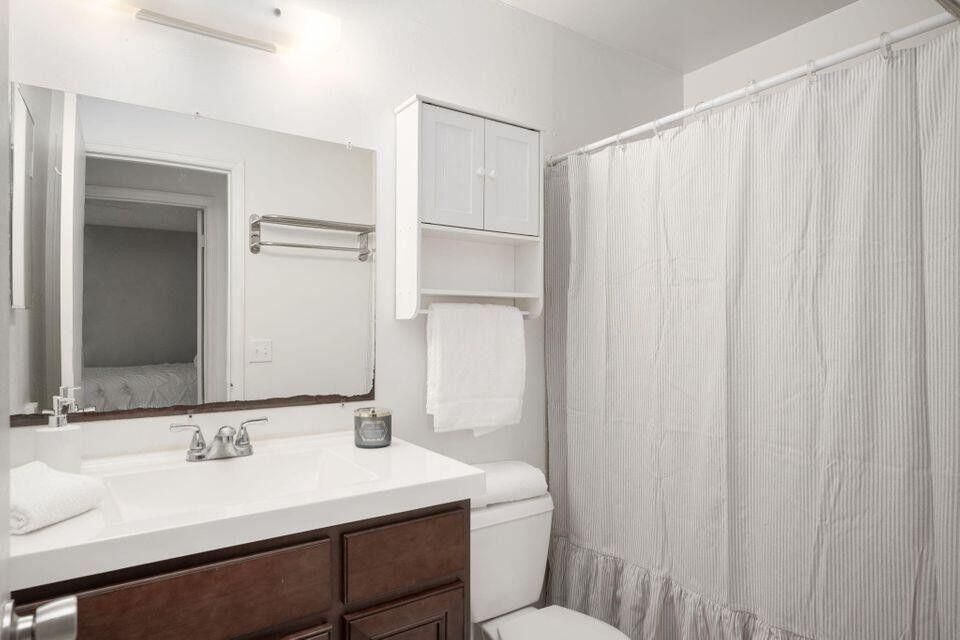 For Rent: $2,050 (2 beds, 2 baths, 1026 Square Feet)