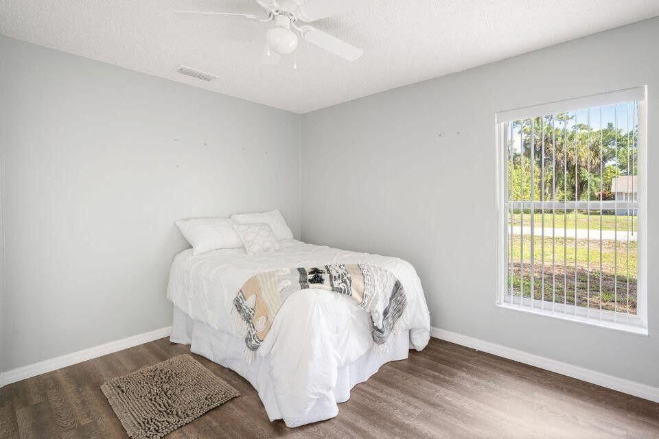 For Rent: $2,050 (2 beds, 2 baths, 1026 Square Feet)