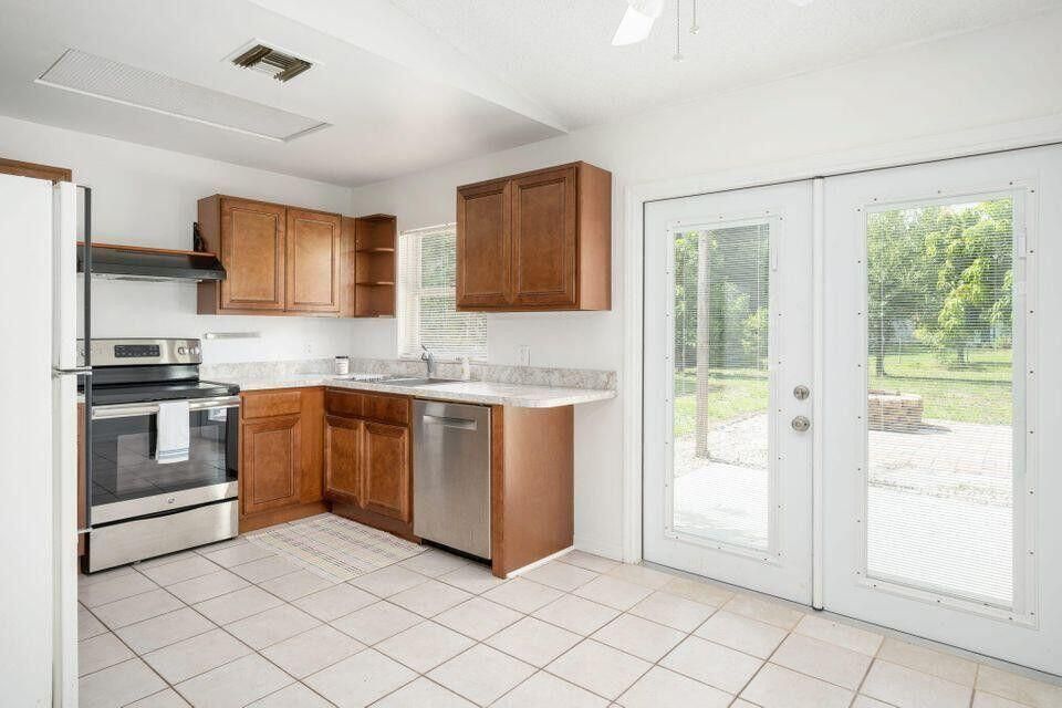 For Rent: $2,050 (2 beds, 2 baths, 1026 Square Feet)