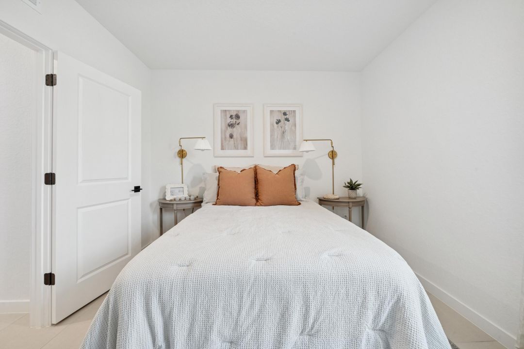 Activo con contrato: $349,995 (4 camas, 2 baños, 1609 Pies cuadrados)