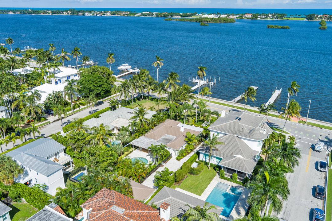 待售: $9,385,000 (4 贝兹, 3 浴室, 2459 平方英尺)