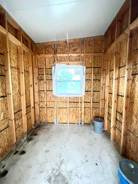 Activo con contrato: $1,950 (3 camas, 2 baños, 1372 Pies cuadrados)