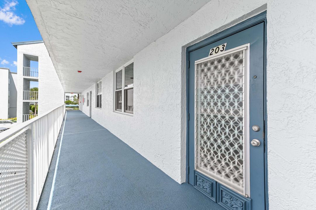 На продажу: $144,000 (2 спален, 2 ванн, 1000 Квадратных фут)