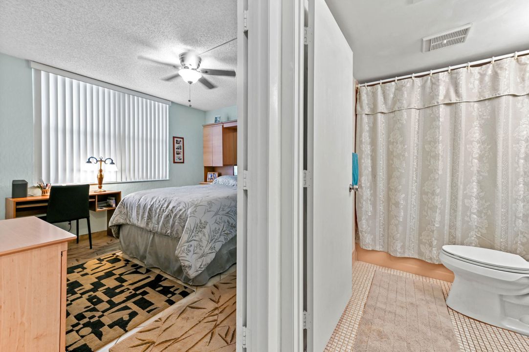 На продажу: $144,000 (2 спален, 2 ванн, 1000 Квадратных фут)