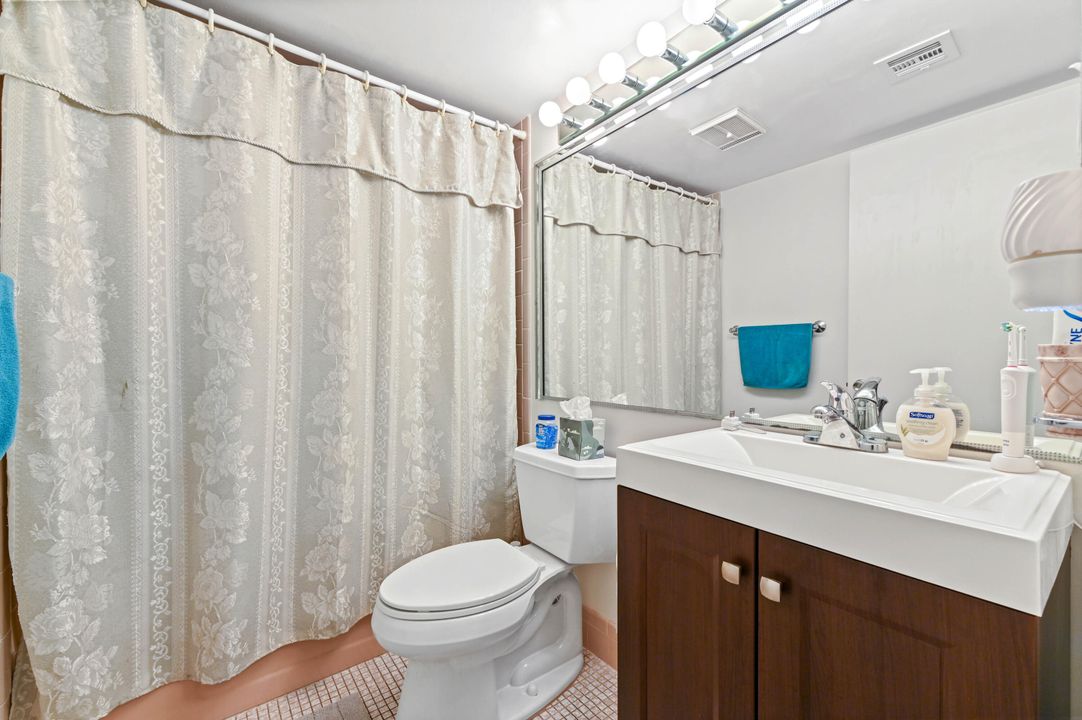 На продажу: $144,000 (2 спален, 2 ванн, 1000 Квадратных фут)