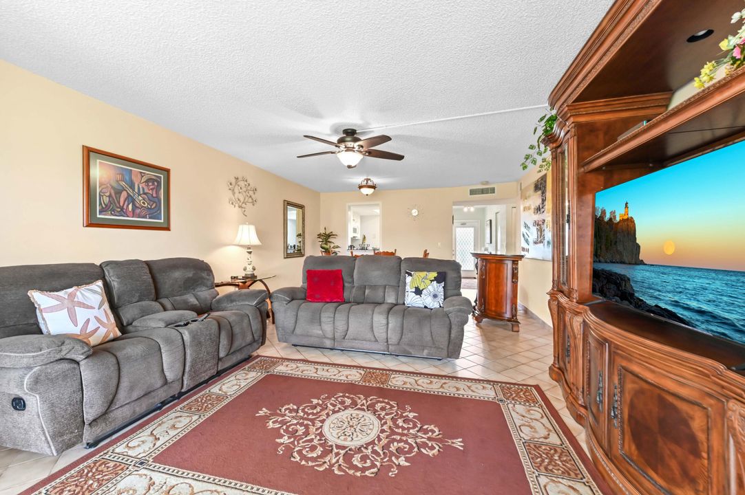 На продажу: $144,000 (2 спален, 2 ванн, 1000 Квадратных фут)