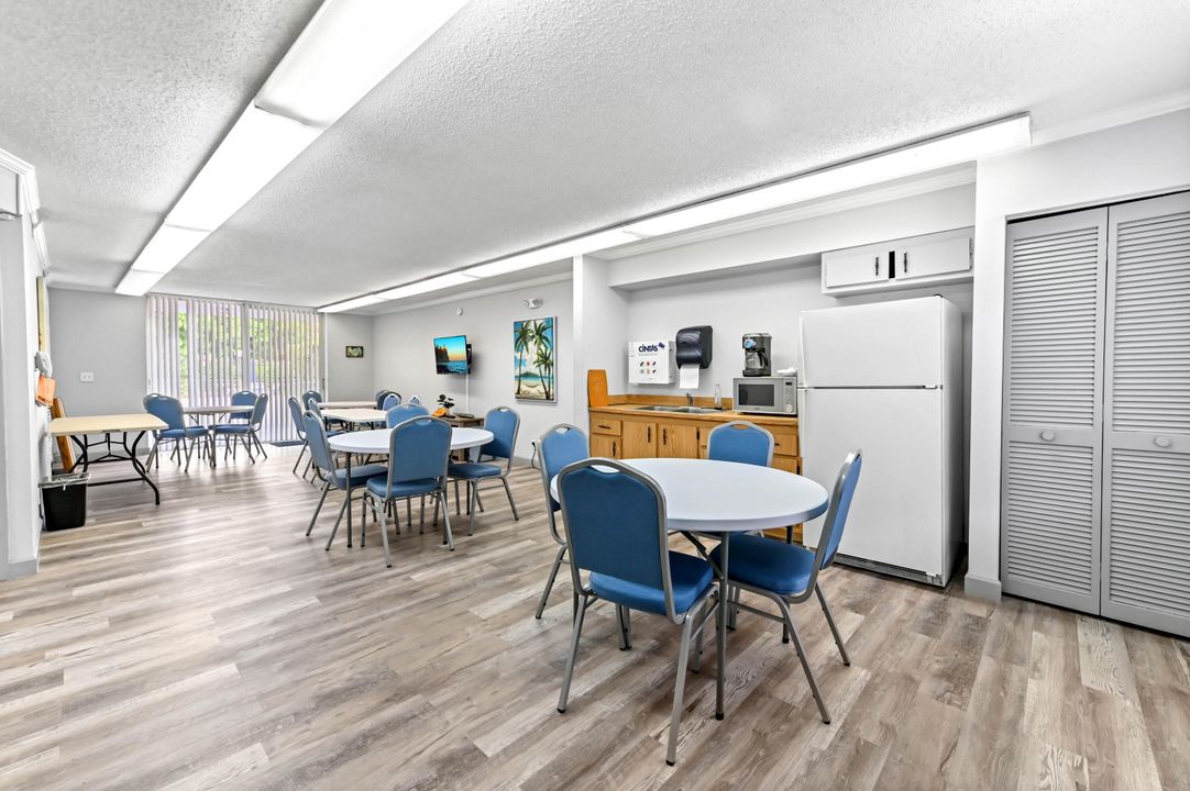 На продажу: $144,000 (2 спален, 2 ванн, 1000 Квадратных фут)