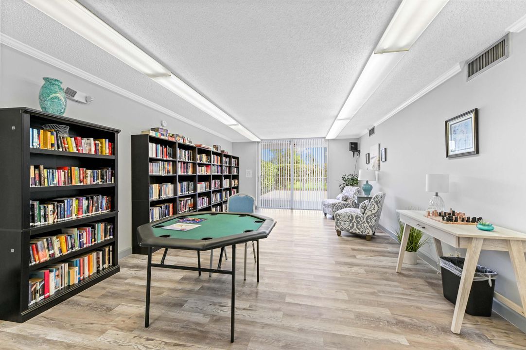 На продажу: $144,000 (2 спален, 2 ванн, 1000 Квадратных фут)