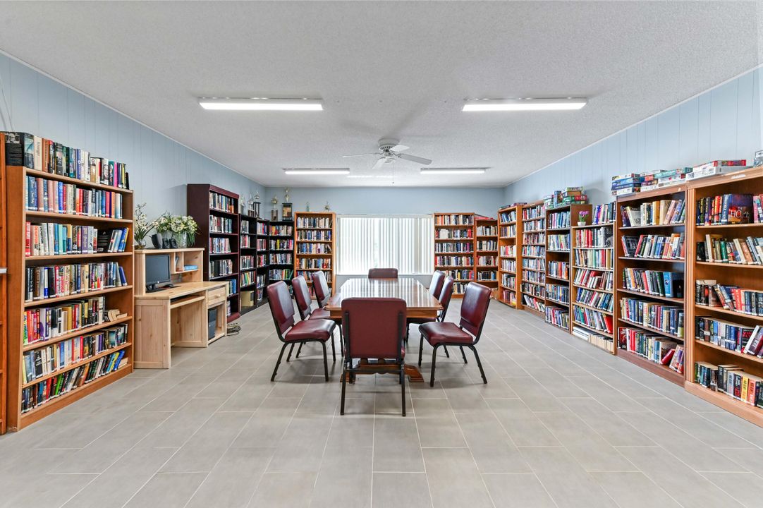 На продажу: $144,000 (2 спален, 2 ванн, 1000 Квадратных фут)