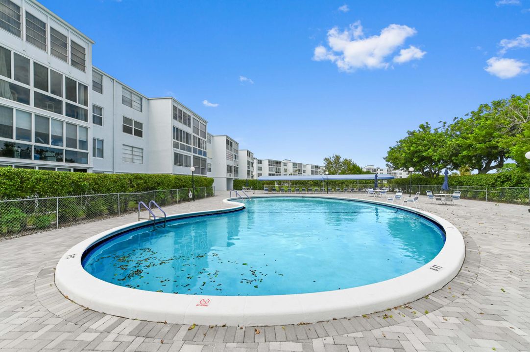 На продажу: $144,000 (2 спален, 2 ванн, 1000 Квадратных фут)