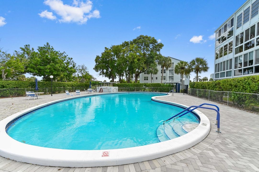 На продажу: $144,000 (2 спален, 2 ванн, 1000 Квадратных фут)