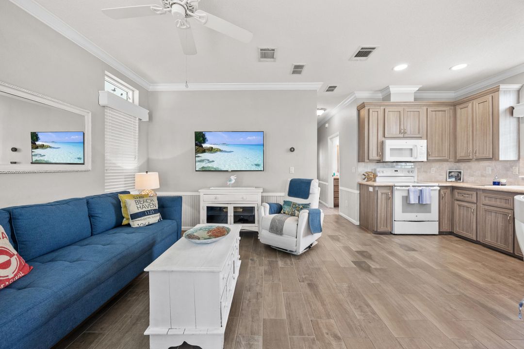 待售: $245,000 (2 贝兹, 2 浴室, 1105 平方英尺)