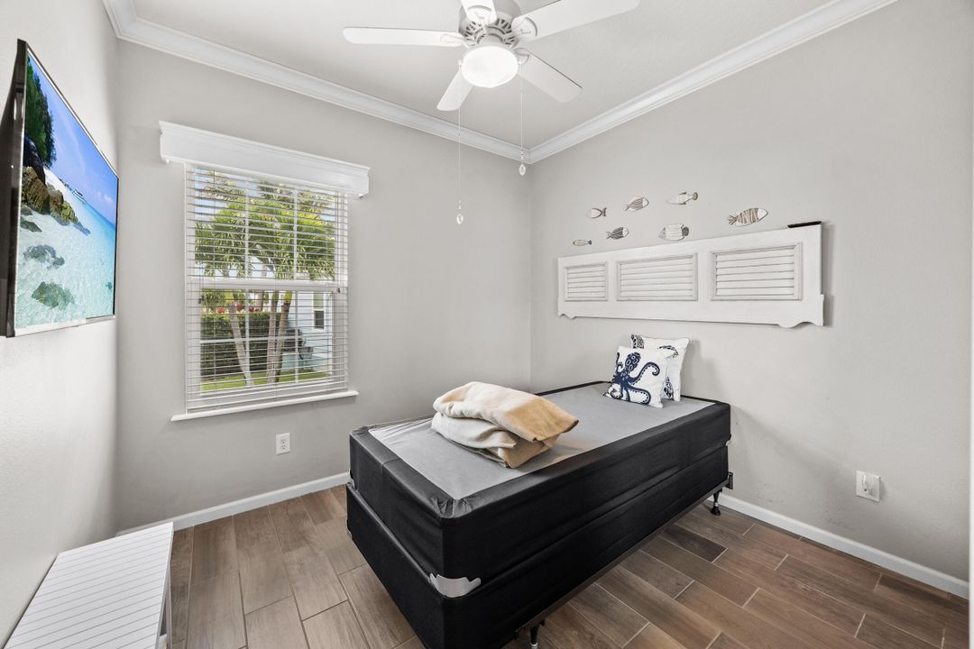 待售: $245,000 (2 贝兹, 2 浴室, 1105 平方英尺)