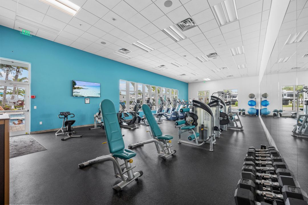 待售: $245,000 (2 贝兹, 2 浴室, 1105 平方英尺)