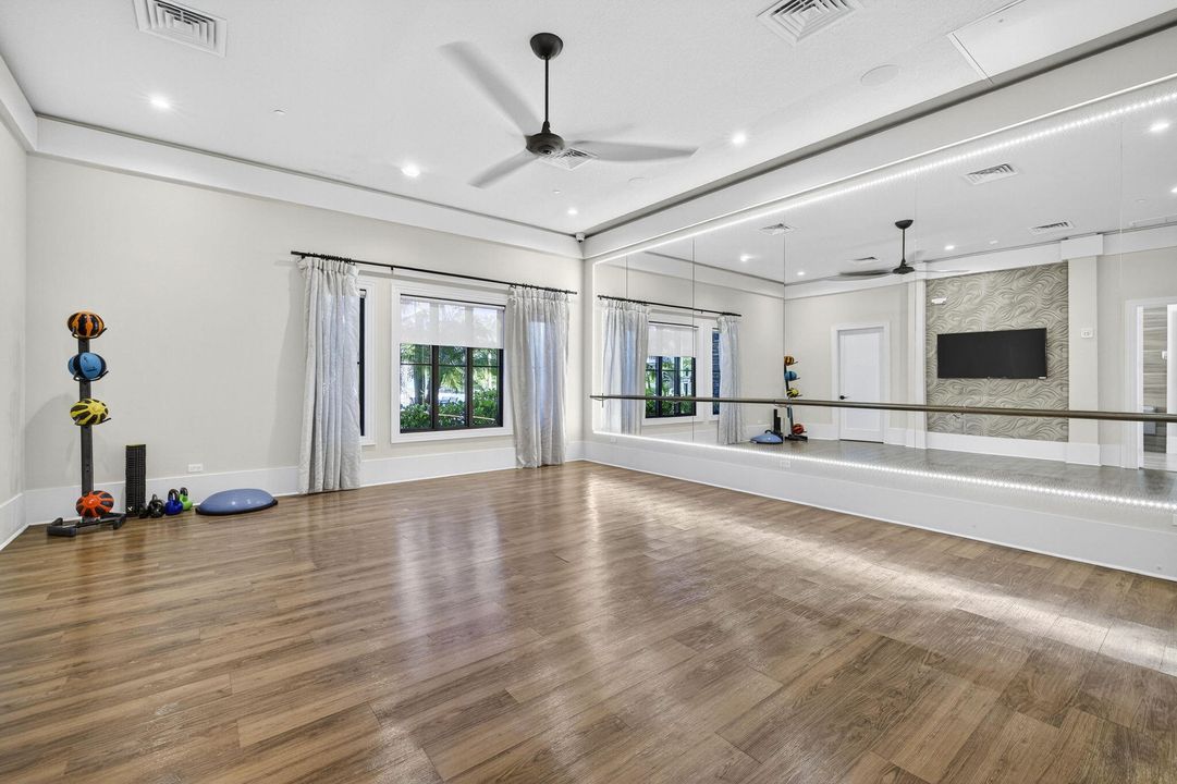 Active With Contract: $1,197,500 (3 beds, 3 baths, 2500 Square Feet)