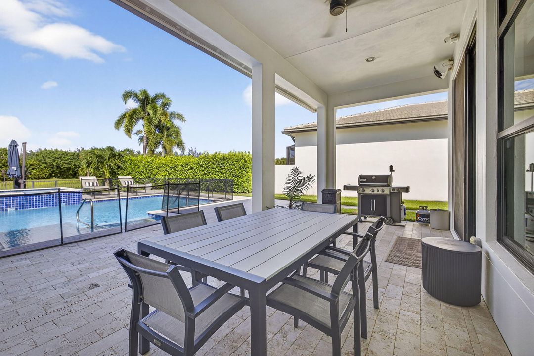 Active With Contract: $1,197,500 (3 beds, 3 baths, 2500 Square Feet)