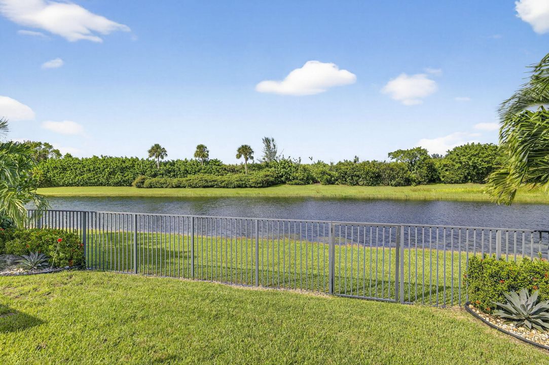 Active With Contract: $1,197,500 (3 beds, 3 baths, 2500 Square Feet)