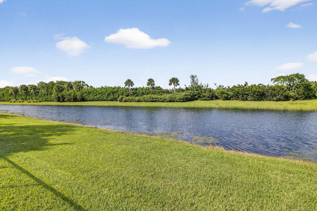 Active With Contract: $1,197,500 (3 beds, 3 baths, 2500 Square Feet)