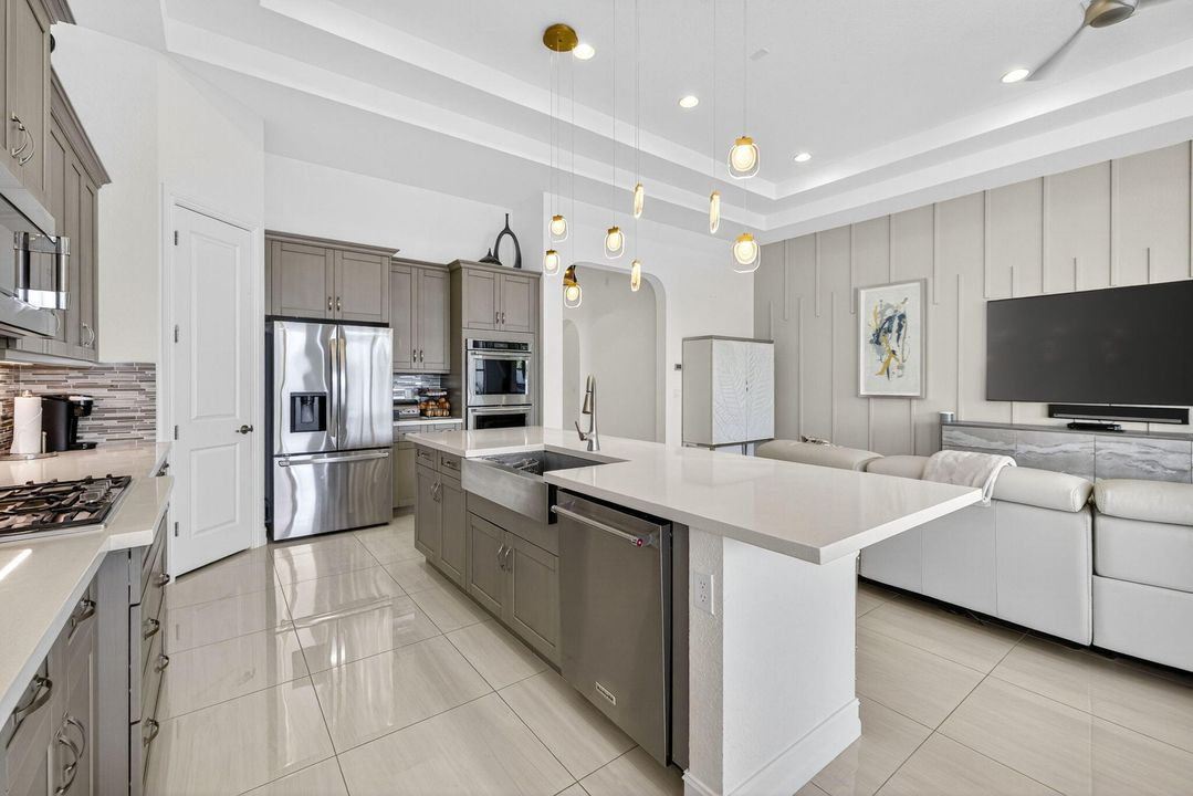 Active With Contract: $1,197,500 (3 beds, 3 baths, 2500 Square Feet)