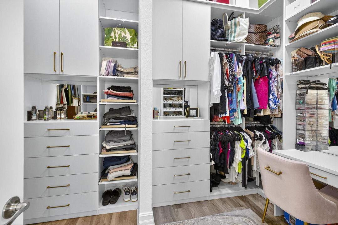 Active With Contract: $1,197,500 (3 beds, 3 baths, 2500 Square Feet)