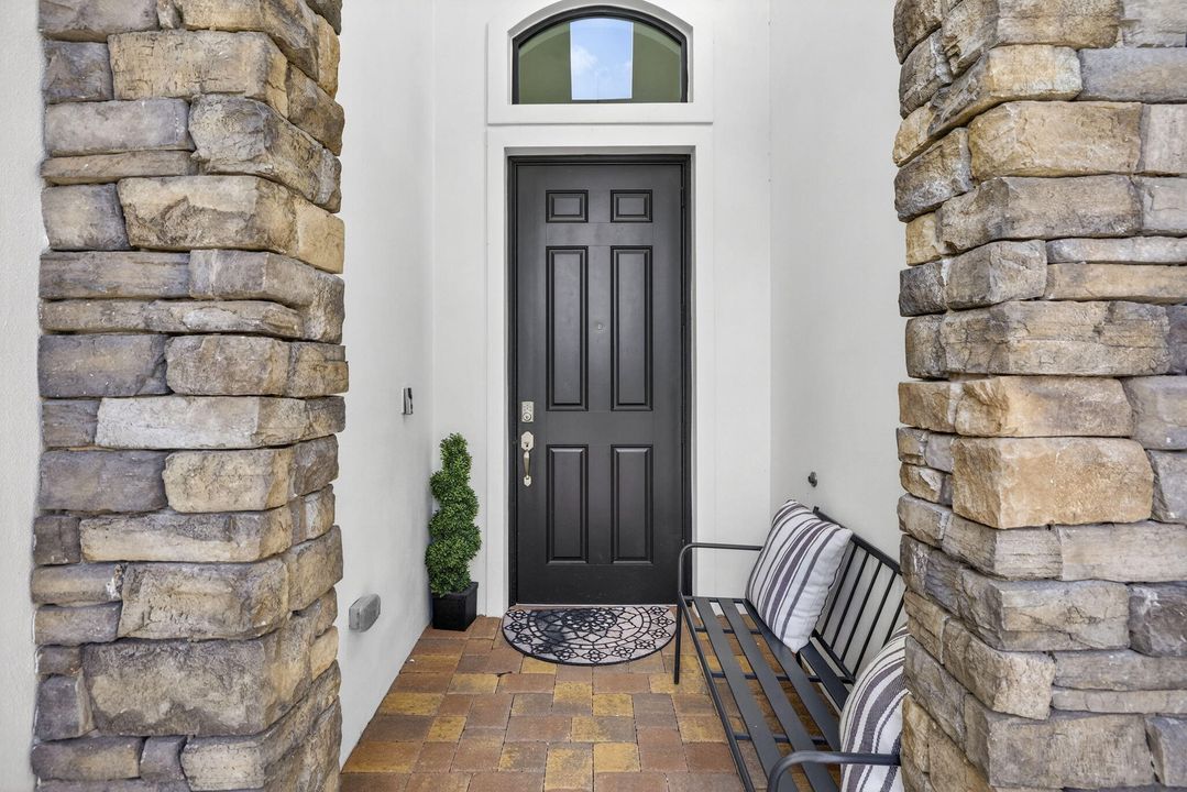 Active With Contract: $1,197,500 (3 beds, 3 baths, 2500 Square Feet)