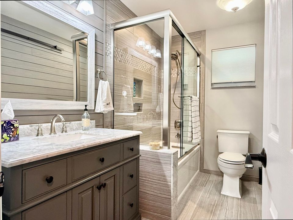 合同活跃: $950,000 (4 贝兹, 2 浴室, 2696 平方英尺)