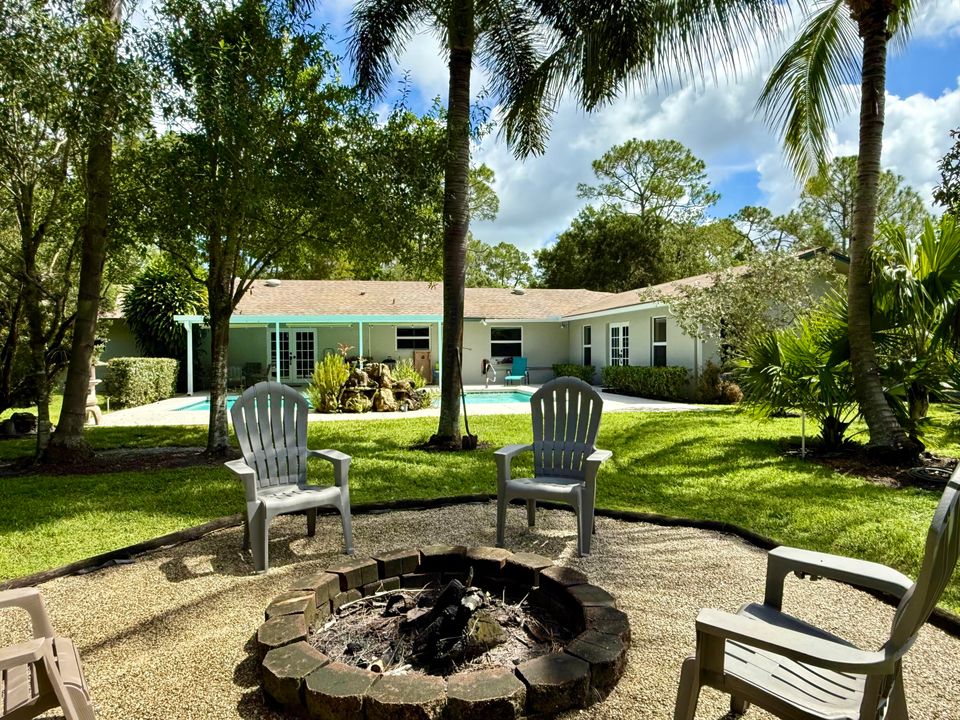 合同活跃: $950,000 (4 贝兹, 2 浴室, 2696 平方英尺)