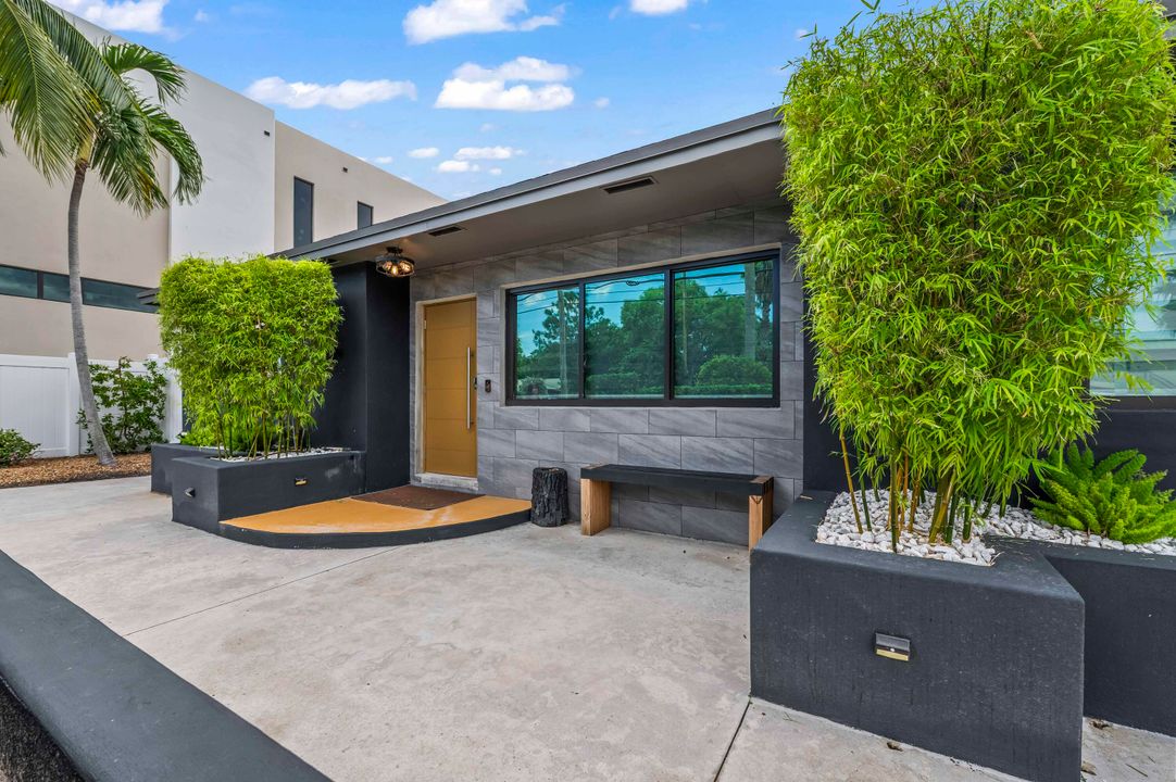 Под контрактом: $1,200,000 (3 спален, 2 ванн, 1307 Квадратных фут)