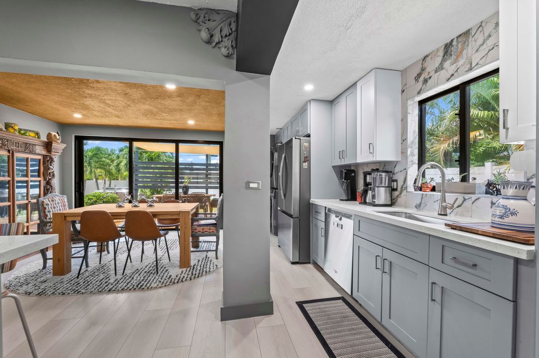 Под контрактом: $1,200,000 (3 спален, 2 ванн, 1307 Квадратных фут)