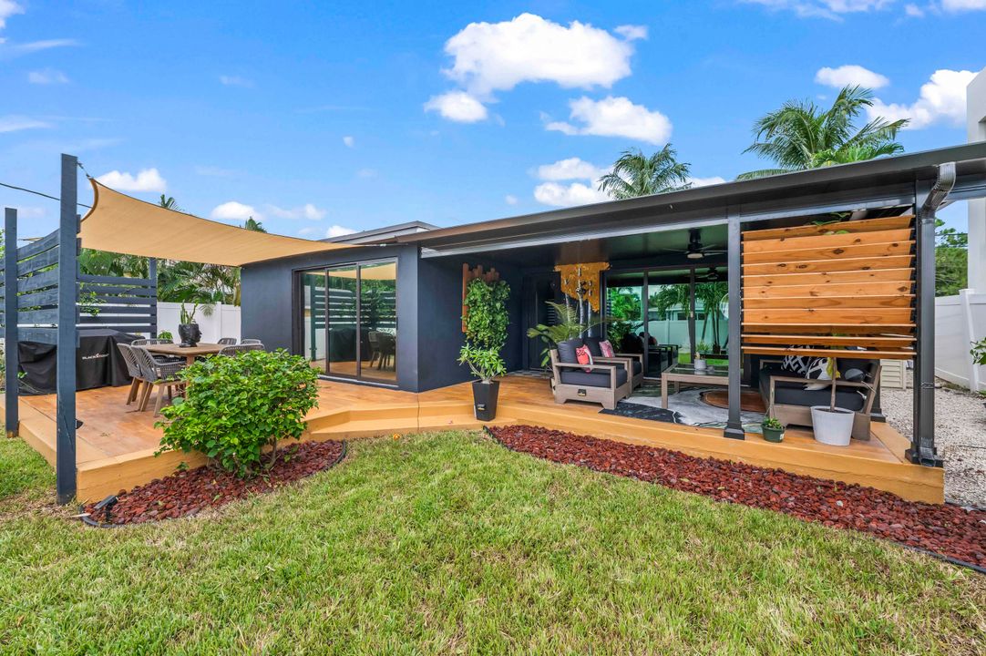 Под контрактом: $1,200,000 (3 спален, 2 ванн, 1307 Квадратных фут)