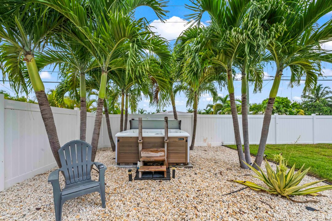 Под контрактом: $1,200,000 (3 спален, 2 ванн, 1307 Квадратных фут)