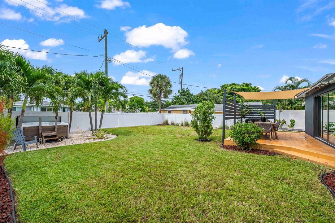 Под контрактом: $1,200,000 (3 спален, 2 ванн, 1307 Квадратных фут)