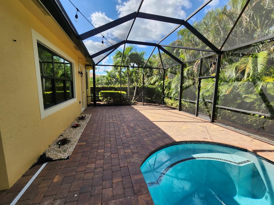 For Rent: $4,895 (4 beds, 3 baths, 2589 Square Feet)