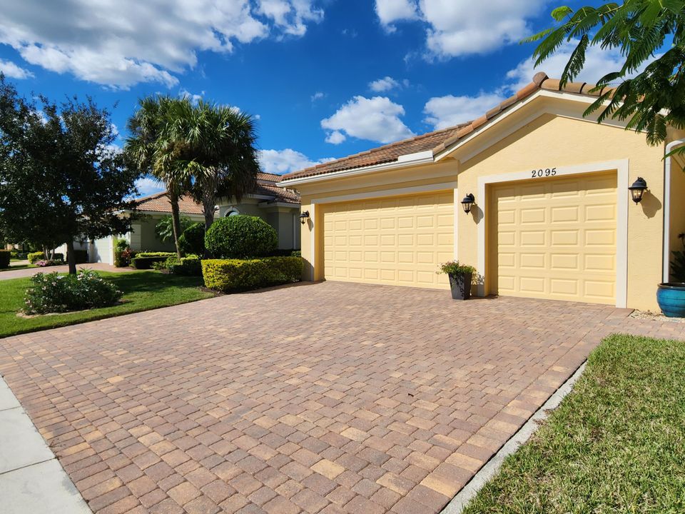 For Rent: $4,895 (4 beds, 3 baths, 2589 Square Feet)