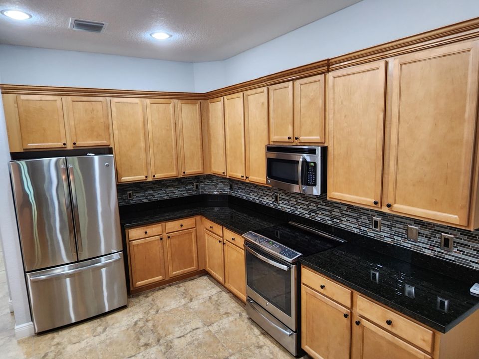 For Rent: $4,895 (4 beds, 3 baths, 2589 Square Feet)