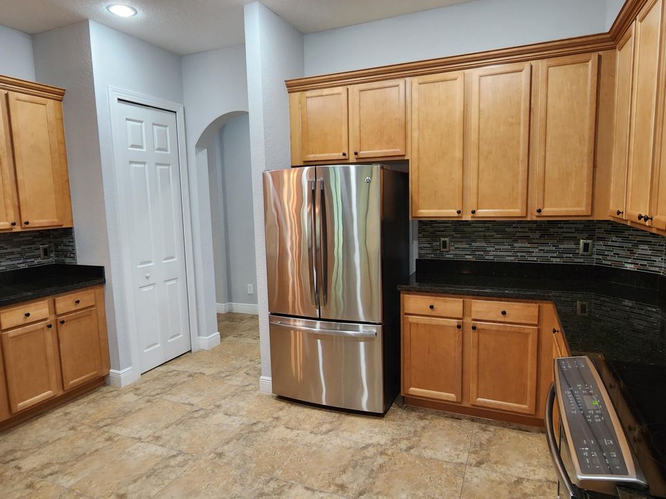 For Rent: $4,895 (4 beds, 3 baths, 2589 Square Feet)