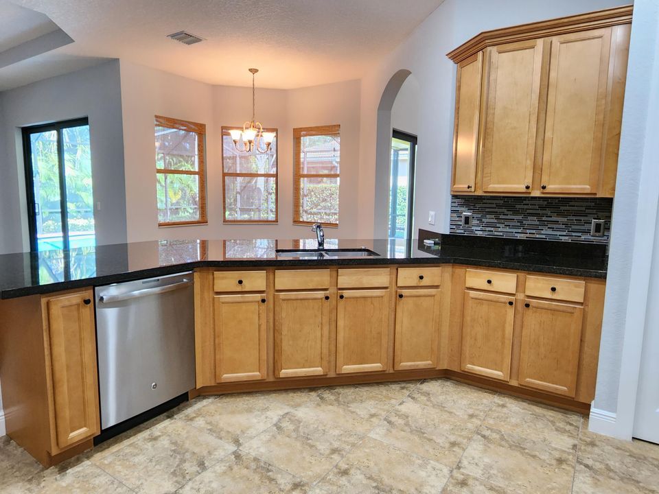 For Rent: $4,895 (4 beds, 3 baths, 2589 Square Feet)