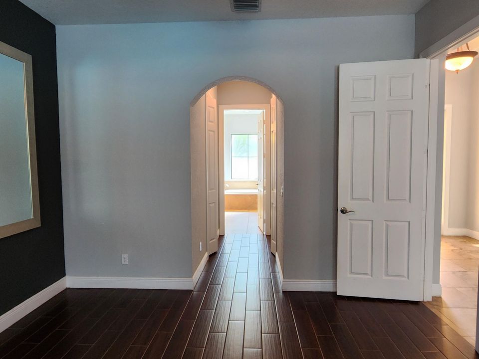 For Rent: $4,895 (4 beds, 3 baths, 2589 Square Feet)