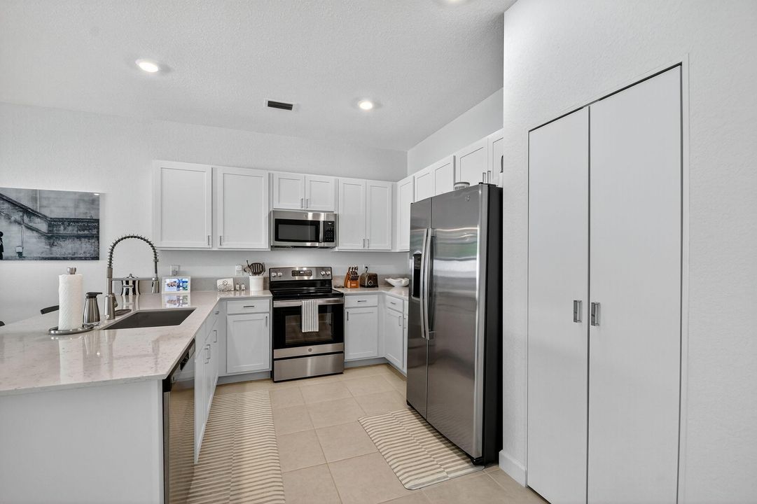 For Sale: $547,000 (4 beds, 2 baths, 1851 Square Feet)