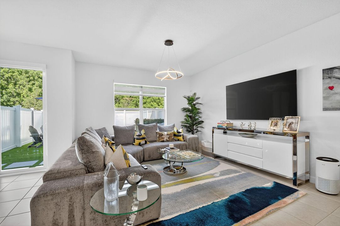 For Sale: $547,000 (4 beds, 2 baths, 1851 Square Feet)