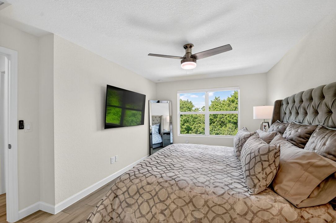 For Sale: $547,000 (4 beds, 2 baths, 1851 Square Feet)