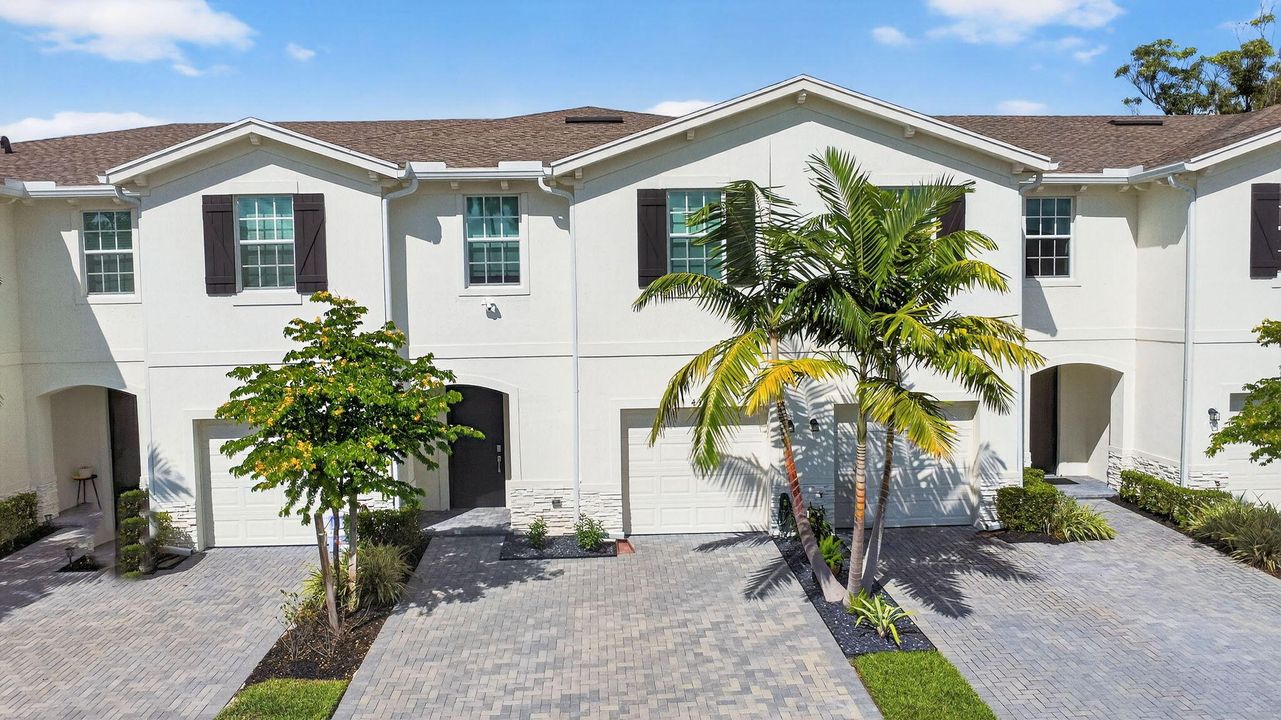 For Sale: $547,000 (4 beds, 2 baths, 1851 Square Feet)