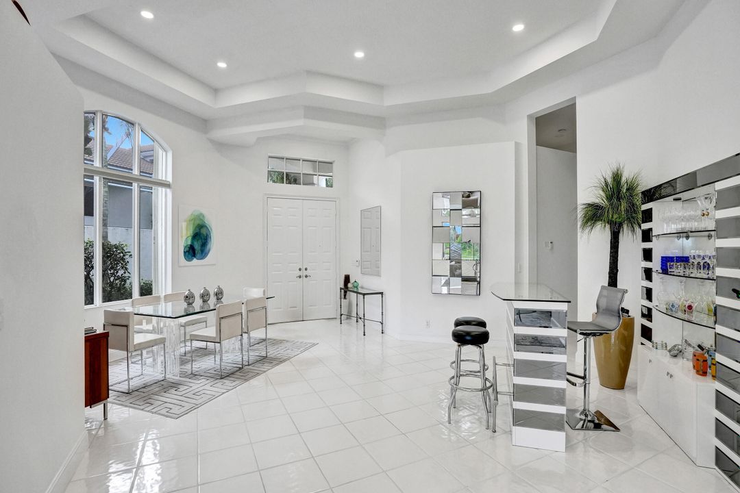 For Rent: $14,000 (3 beds, 3 baths, 2384 Square Feet)